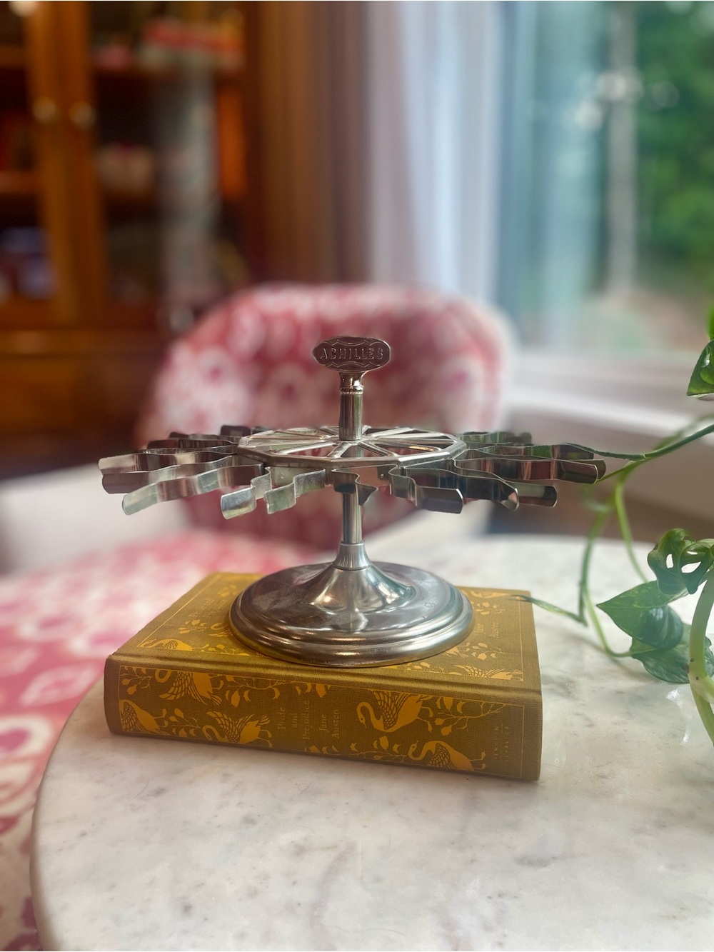 Vintage Stamp Holder - silver, rotating
